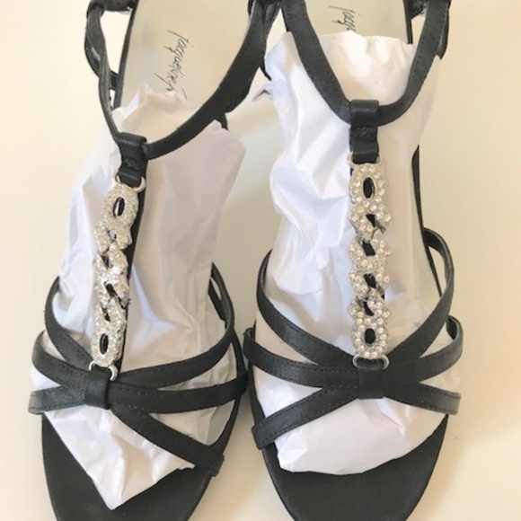 Ferrar rhinstone T-Strap heels size 6 - Picture 3 of 4